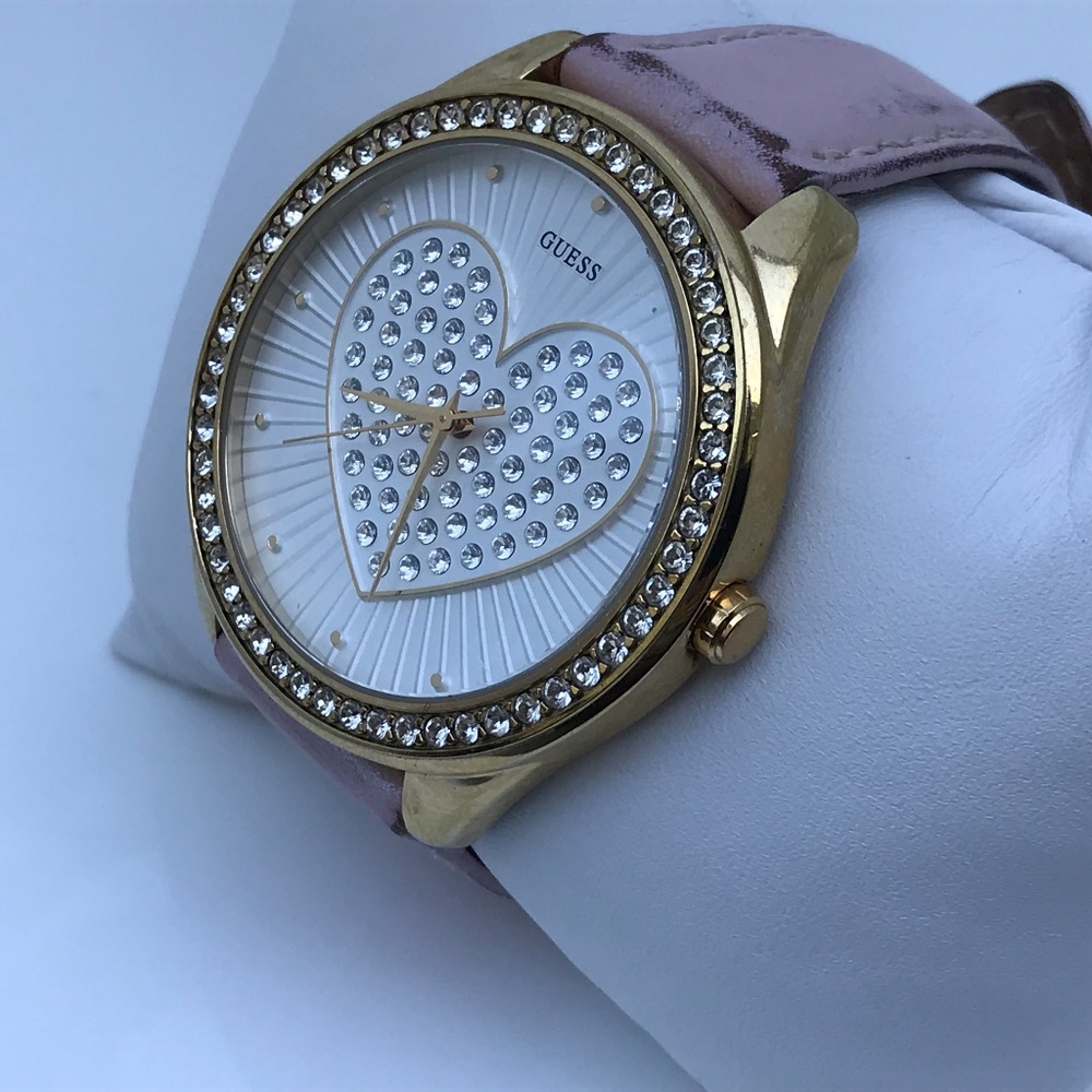 Guess Ladies Watch Crystal Accents Heart Gold Tone - Picture 1 of 8